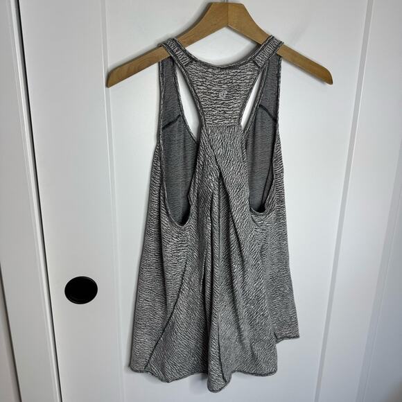Lululemon Essential Tank Top Stretchy Lightweight Sheer Luon Pebble Jacquard 10 - Picture 5 of 5